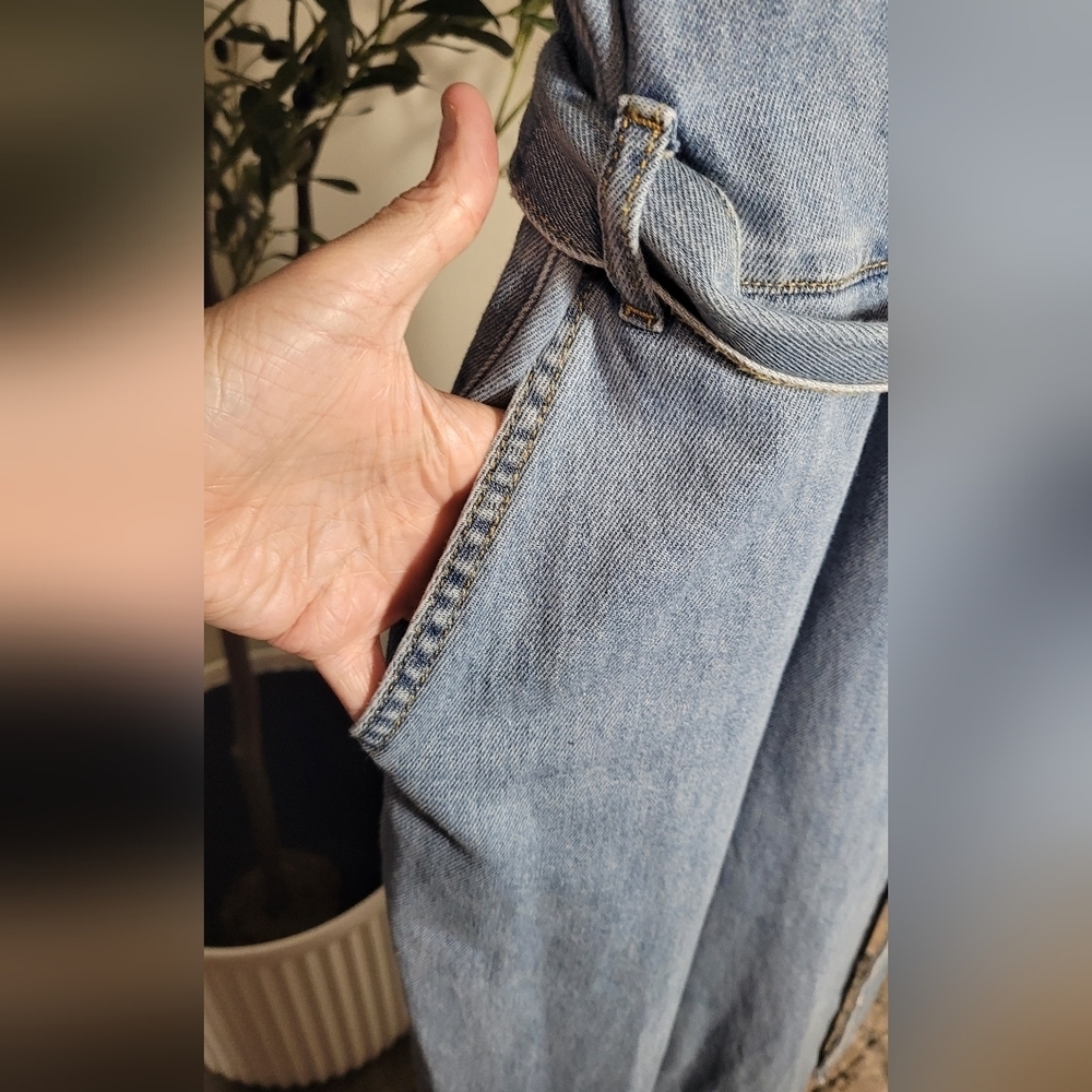 Banny Denim Short Sleeve  Jumpsuit With Pockets Buttons And A Tie Waist Small - Picture 5 of 6